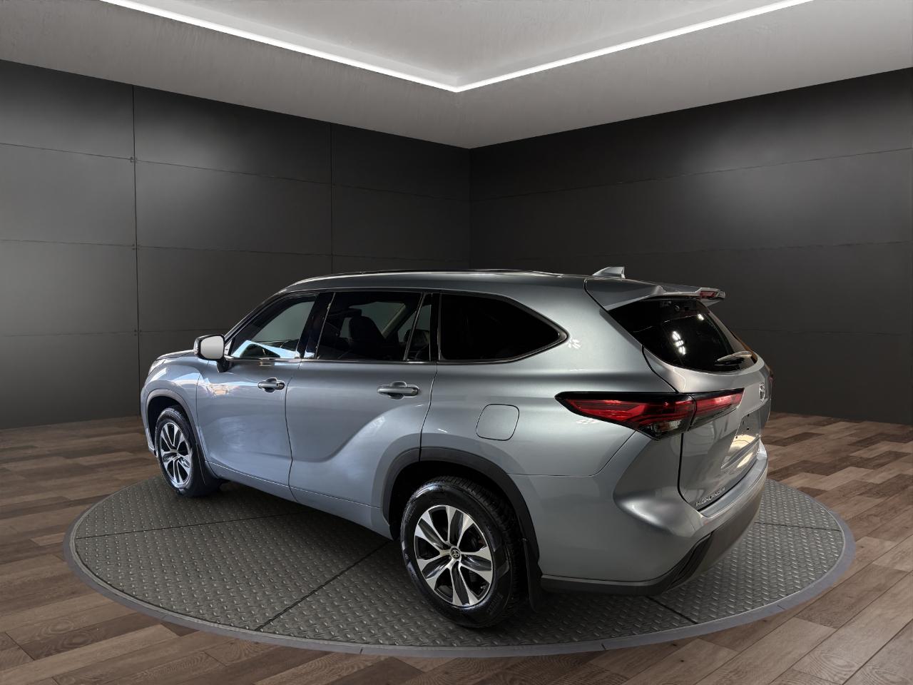 Toyota Highlander XLE AWD (Natl) 2020