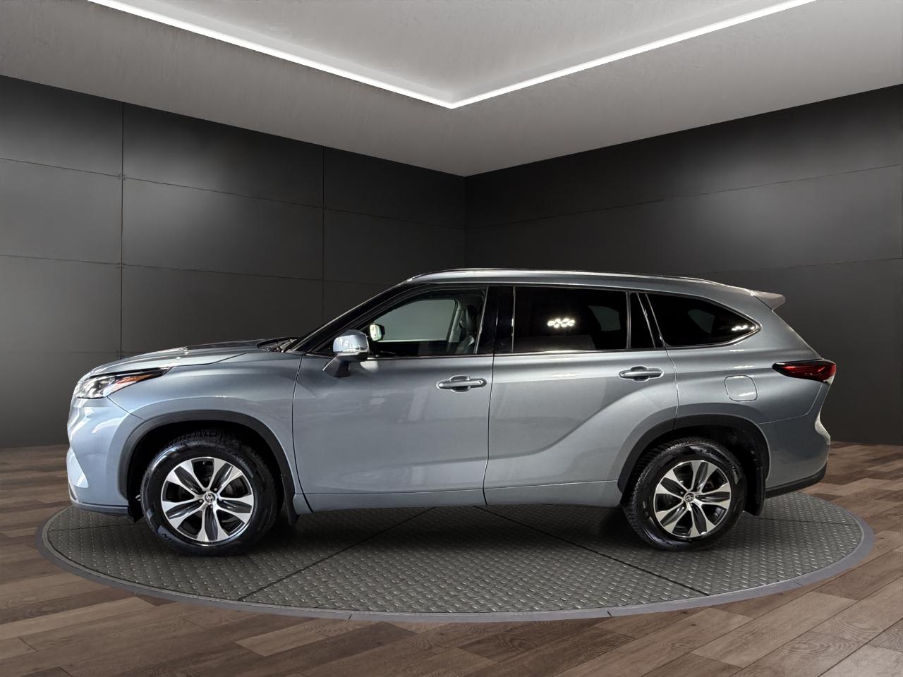 Toyota Highlander XLE AWD (Natl) 2020