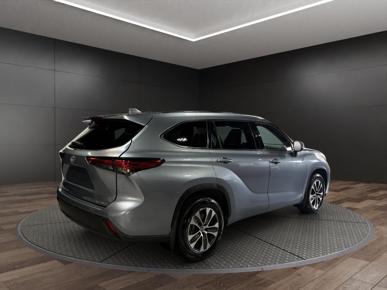 Toyota Highlander XLE AWD (Natl) 2020