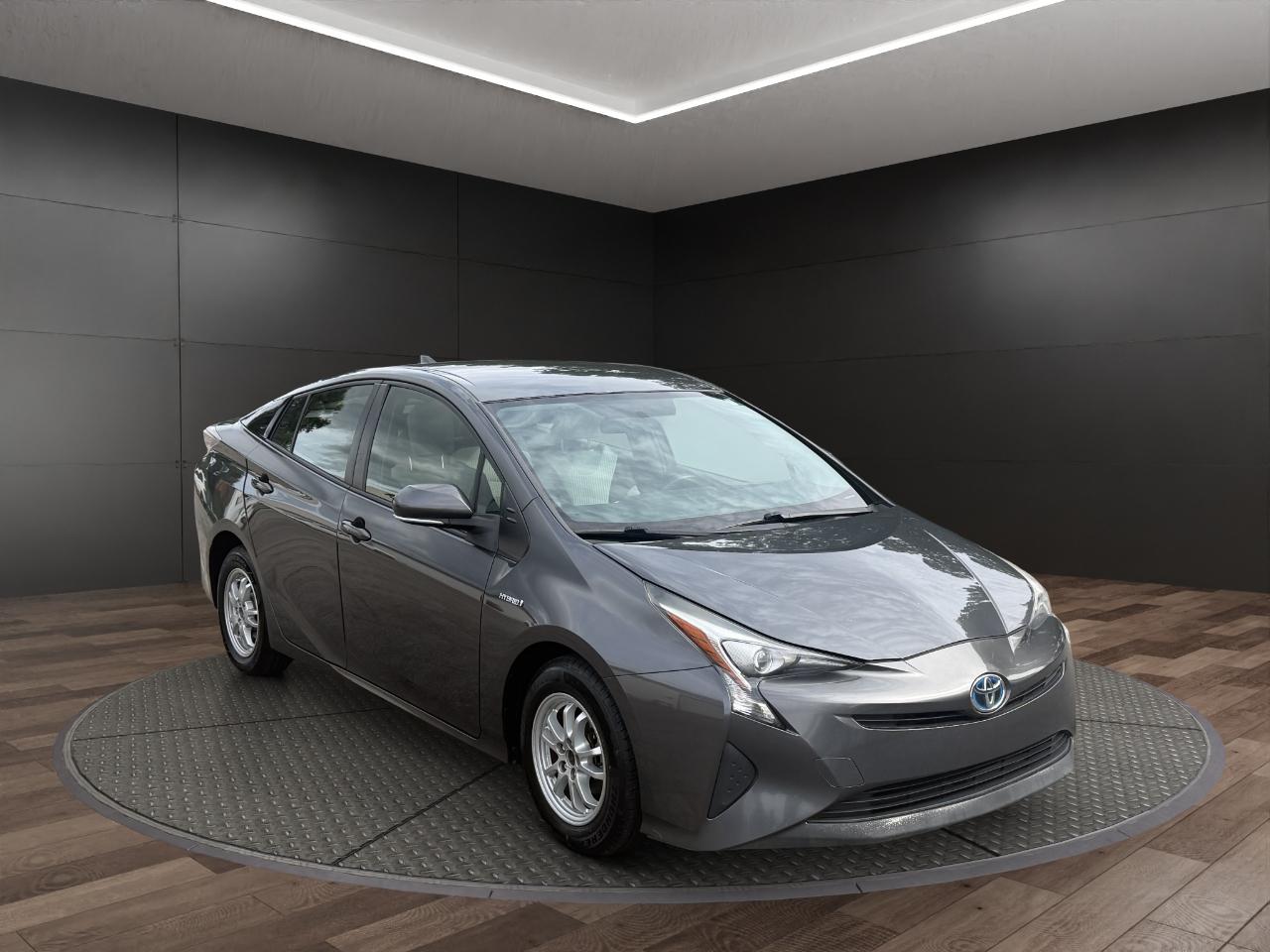 Toyota Prius 5dr HB Two (Natl) 2016
