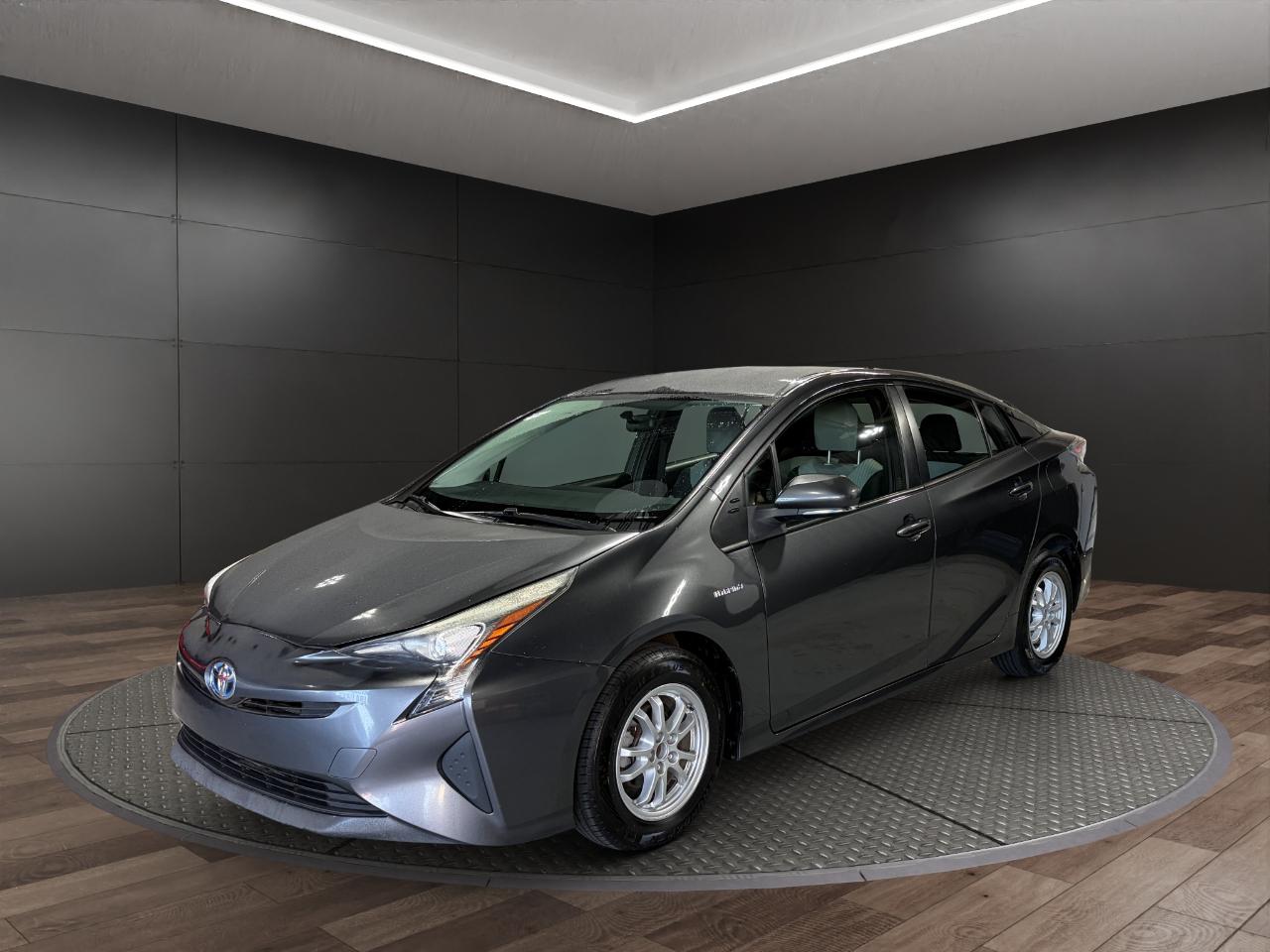 Toyota Prius 5dr HB Two (Natl) 2016