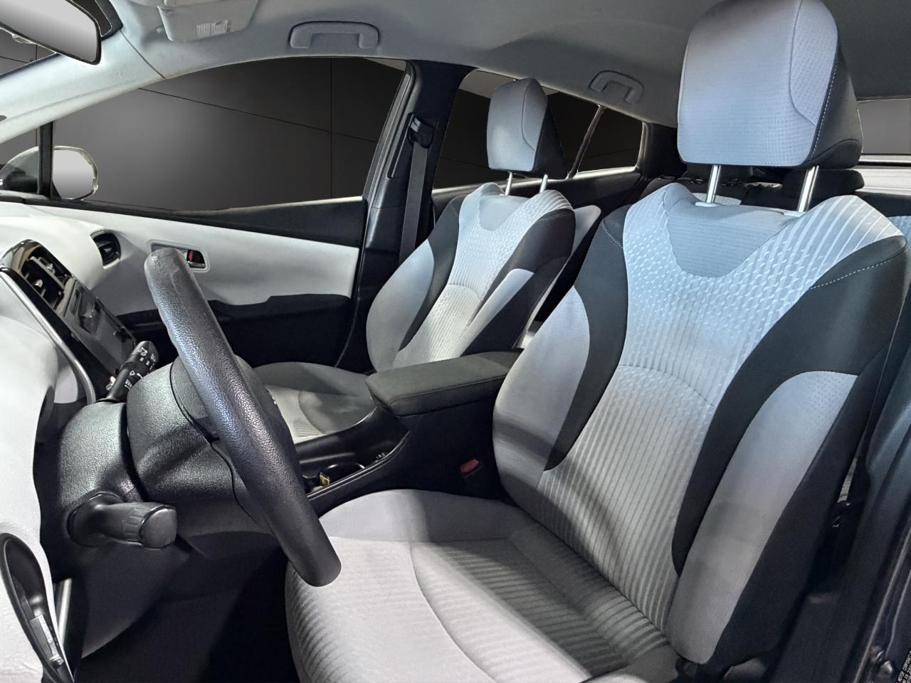 Toyota Prius 5dr HB Two (Natl) 2016
