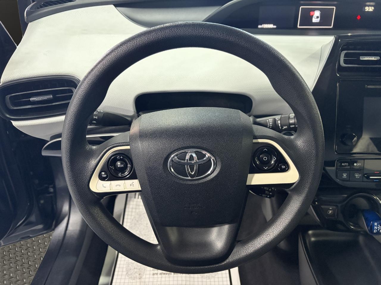 Toyota Prius 5dr HB Two (Natl) 2016