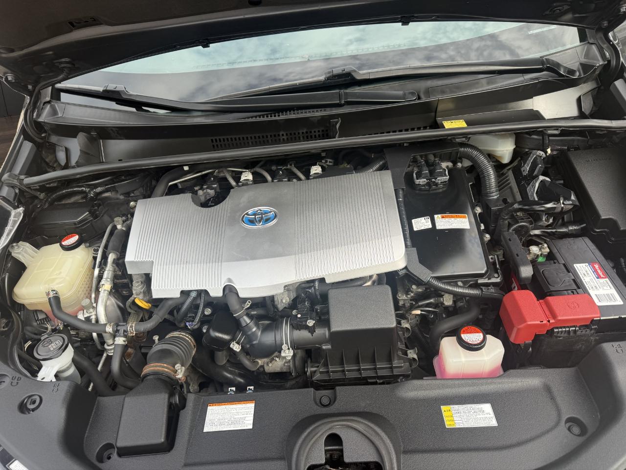 Toyota Prius 5dr HB Two (Natl) 2016