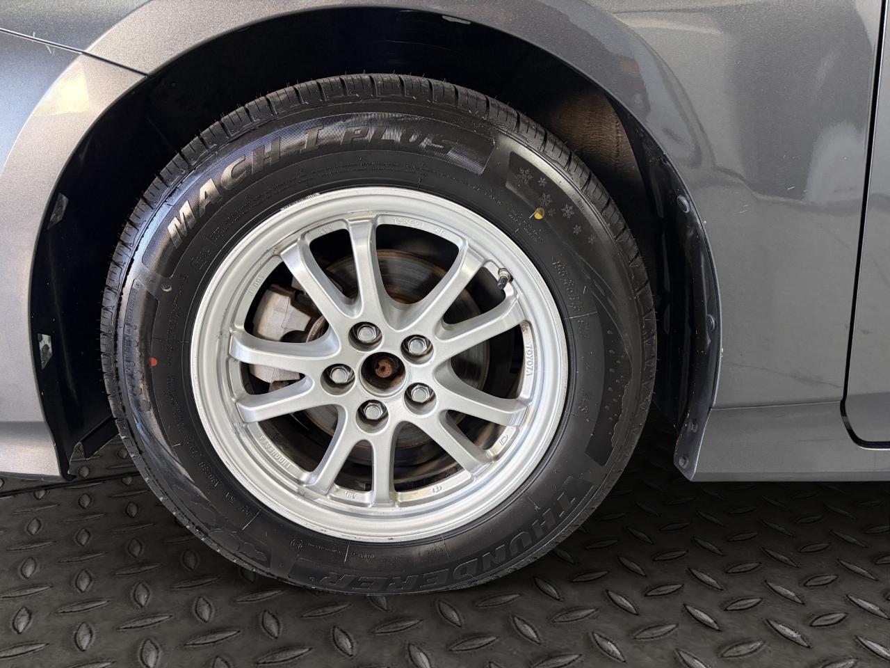 Toyota Prius 5dr HB Two (Natl) 2016