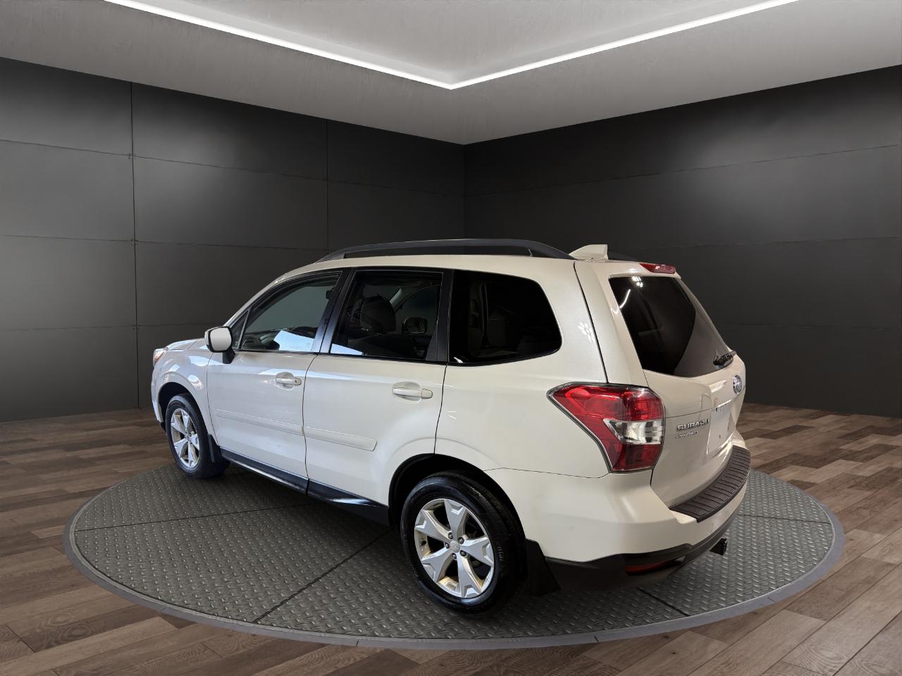 Subaru Forester 4dr CVT 2.5i Premium PZEV 2016