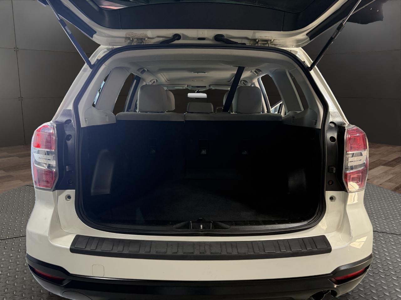 Subaru Forester 4dr CVT 2.5i Premium PZEV 2016