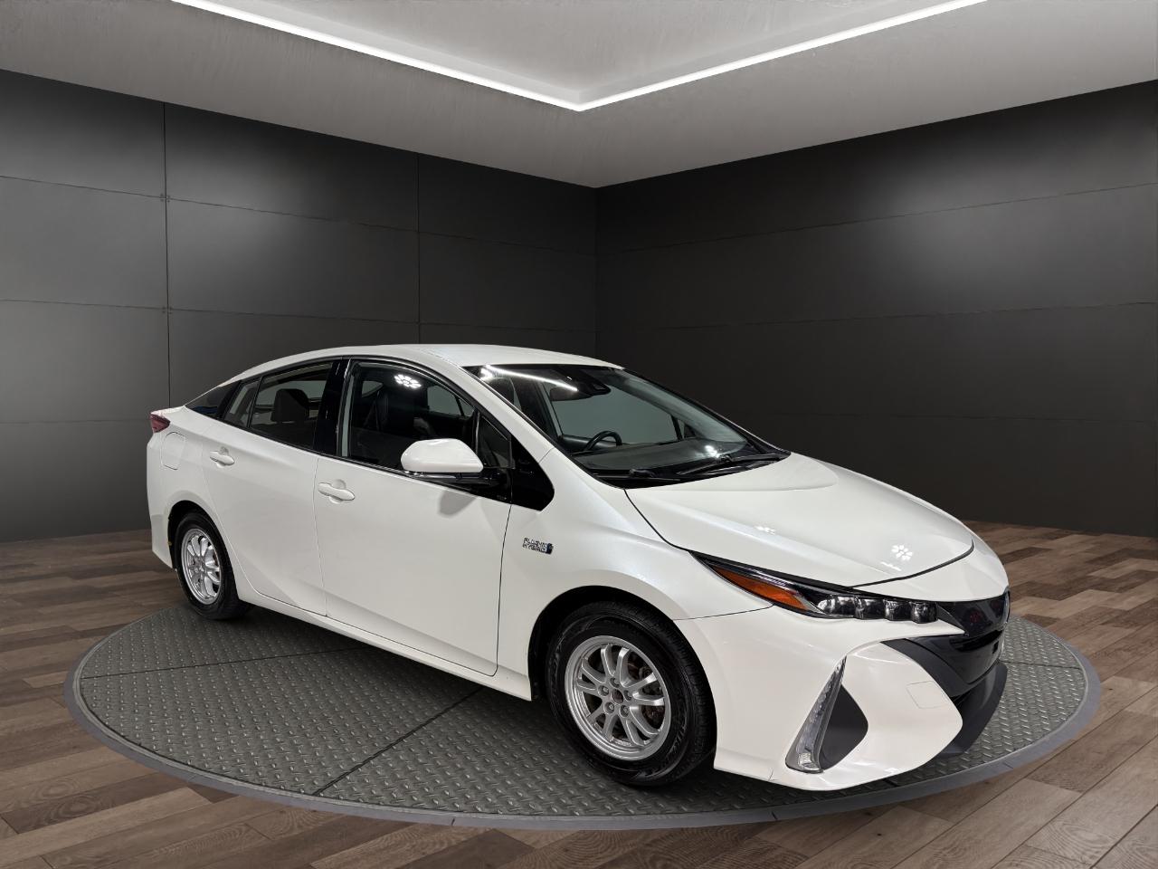 Toyota Prius Prime Limited (Natl) 2020