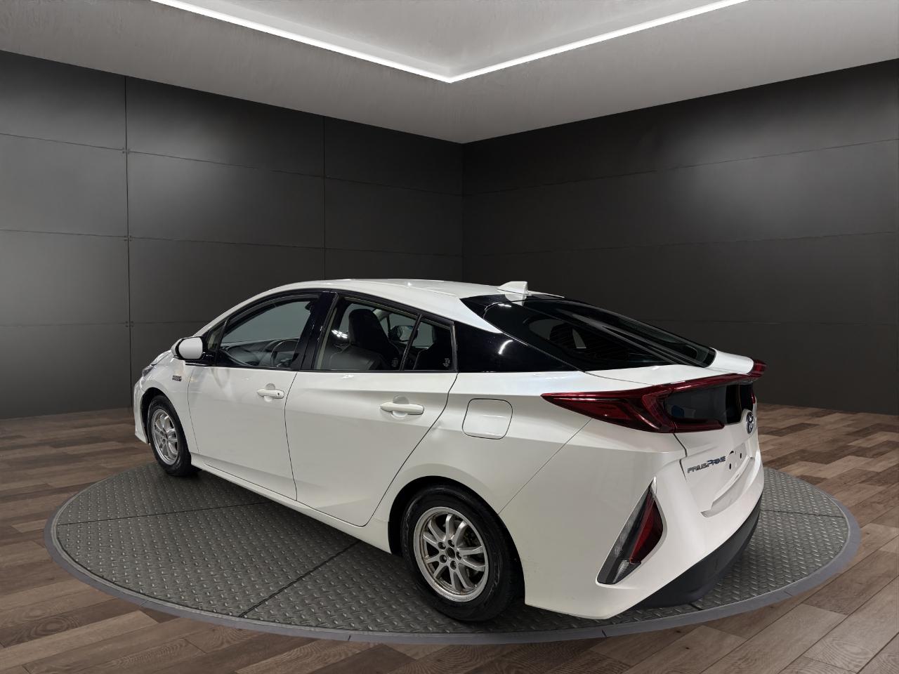 Toyota Prius Prime Limited (Natl) 2020