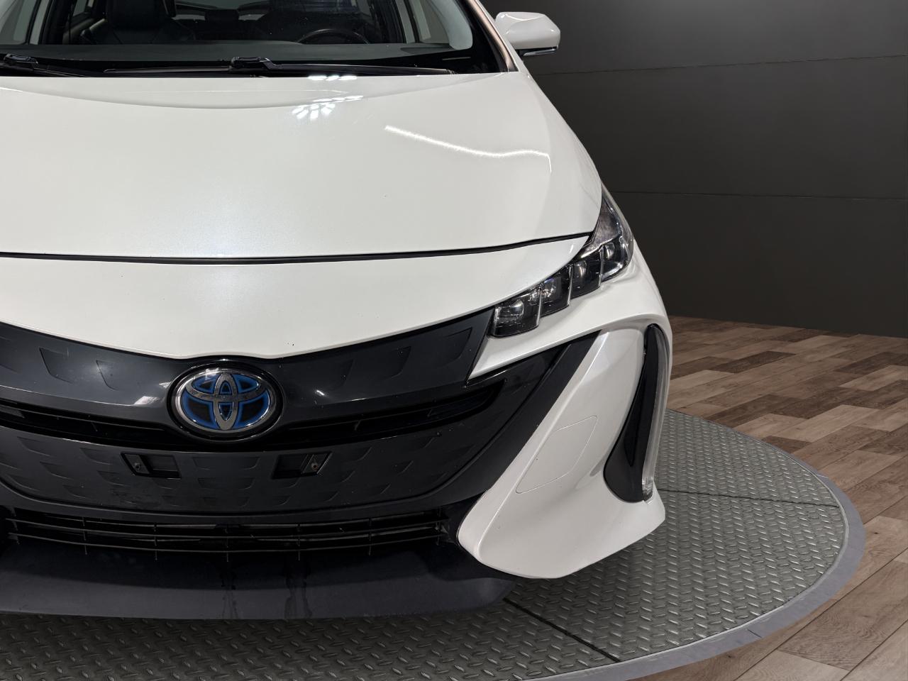 Toyota Prius Prime Limited (Natl) 2020