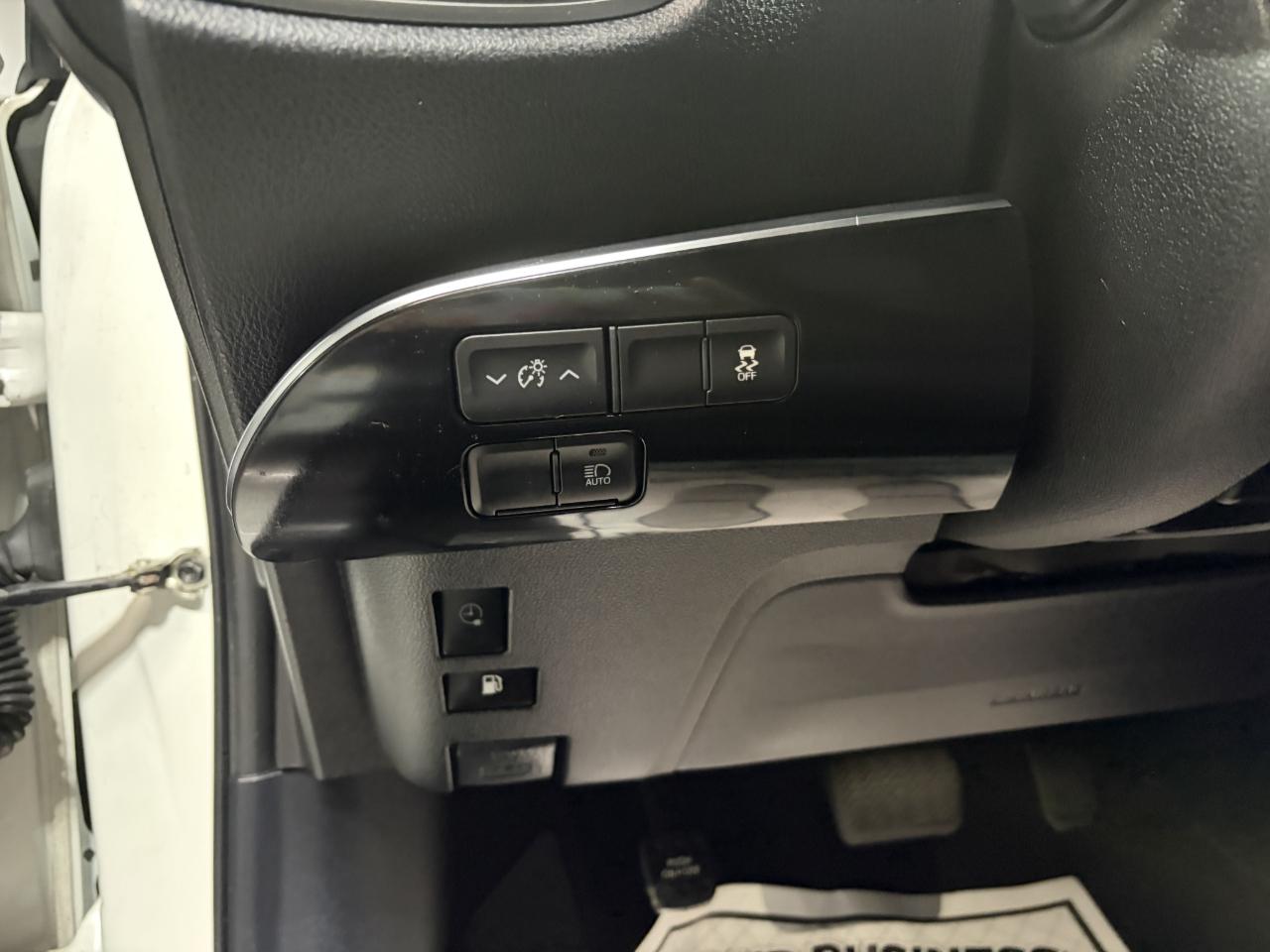Toyota Prius Prime Limited (Natl) 2020