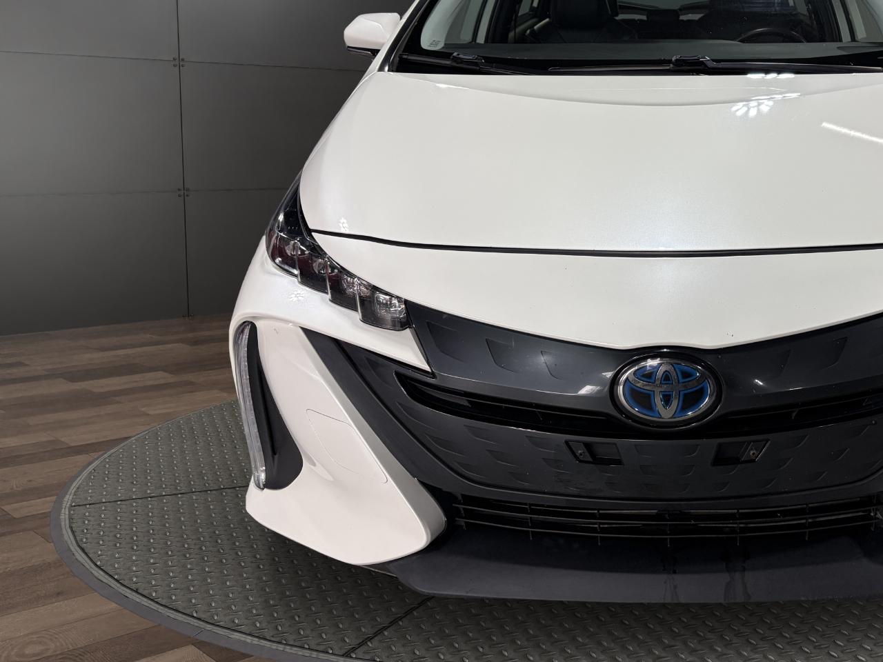 Toyota Prius Prime Limited (Natl) 2020