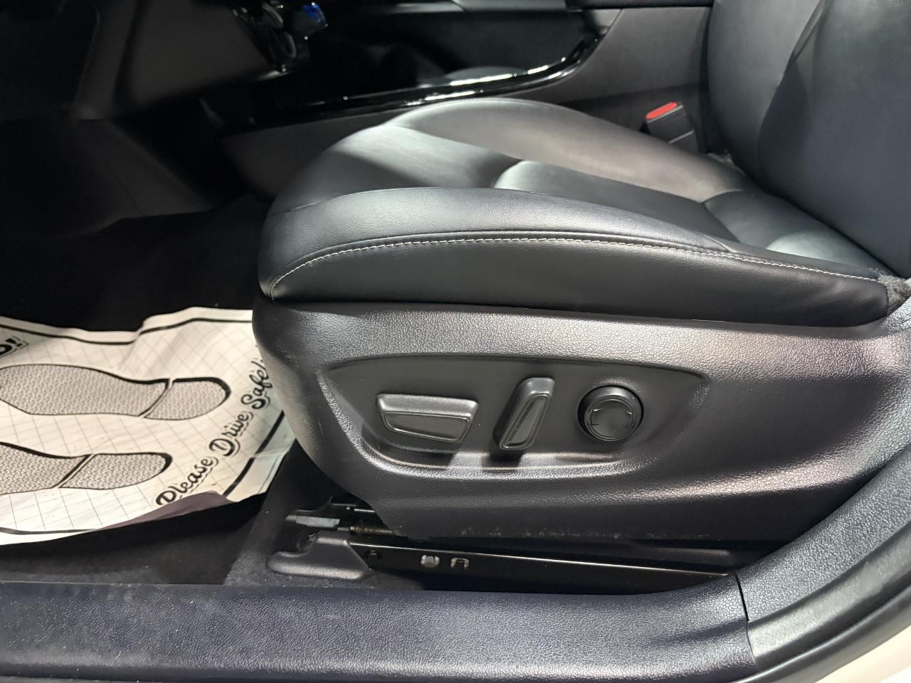 Toyota Prius Prime Limited (Natl) 2020