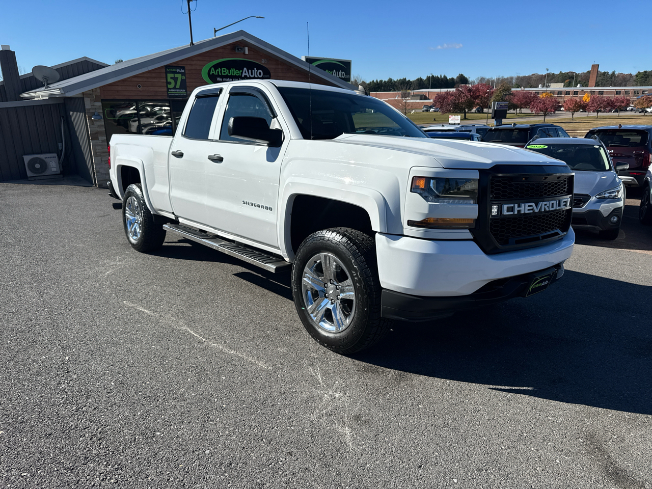 2018 Chevrolet Silverado 1500 4WD Double Cab 143.5" Custom