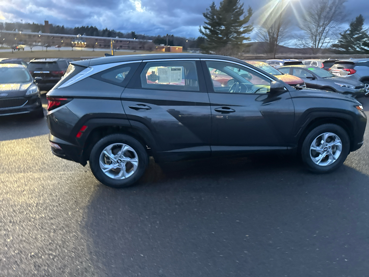 2023 Hyundai Tucson SE photo 2