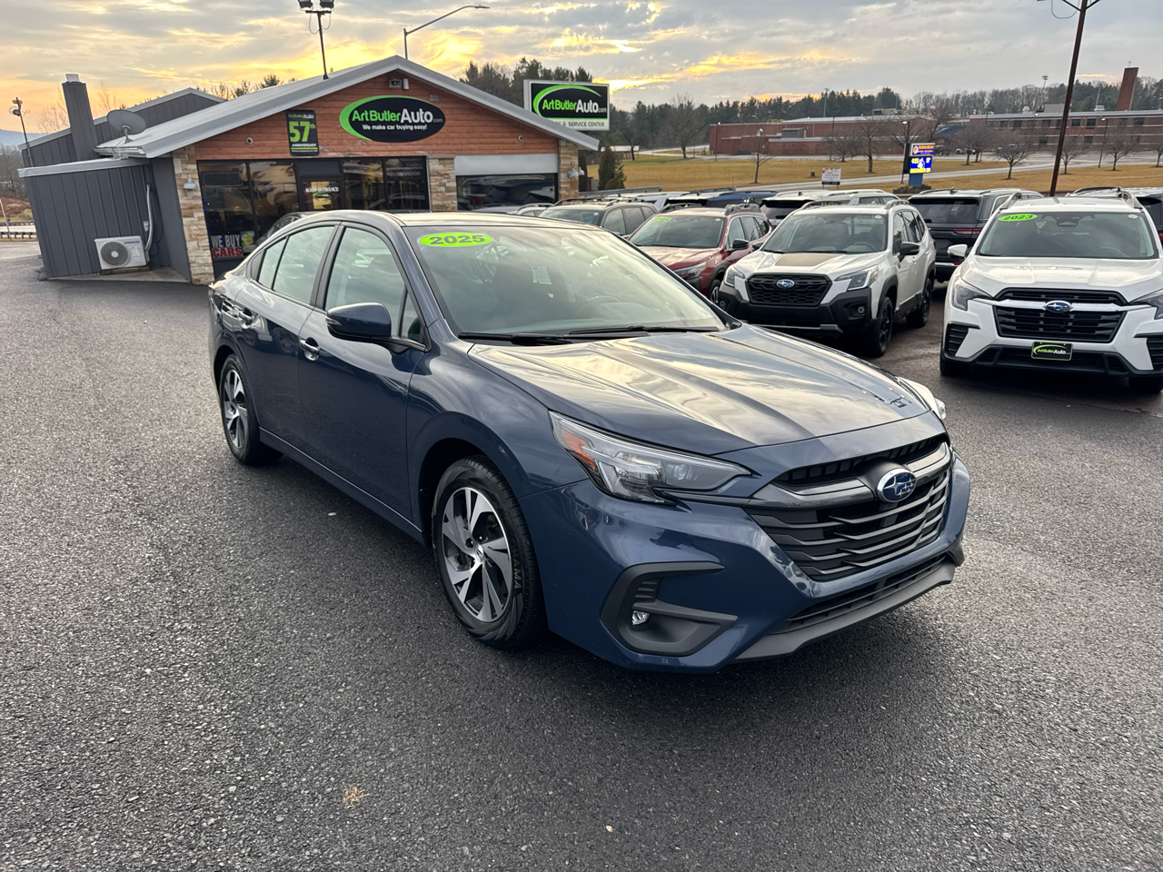 2025 Subaru Legacy Premium's photo