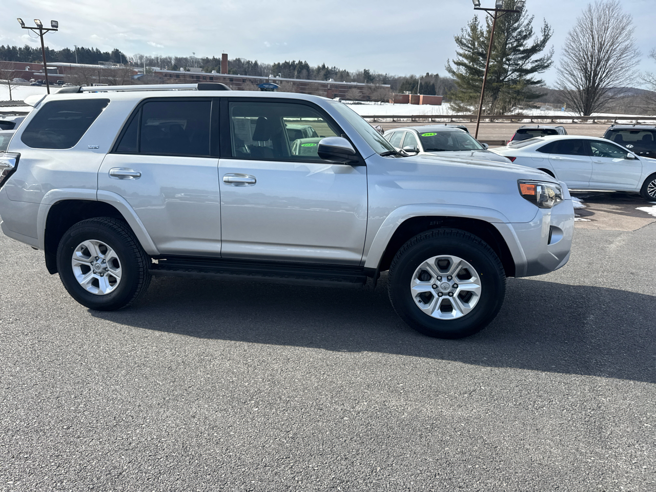 Toyota 4Runner SR5 4WD 2024