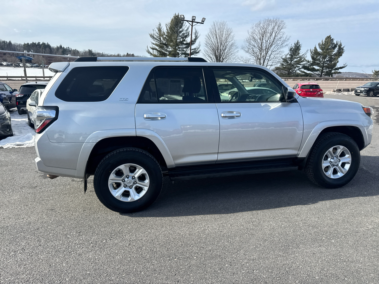 Toyota 4Runner SR5 4WD 2024