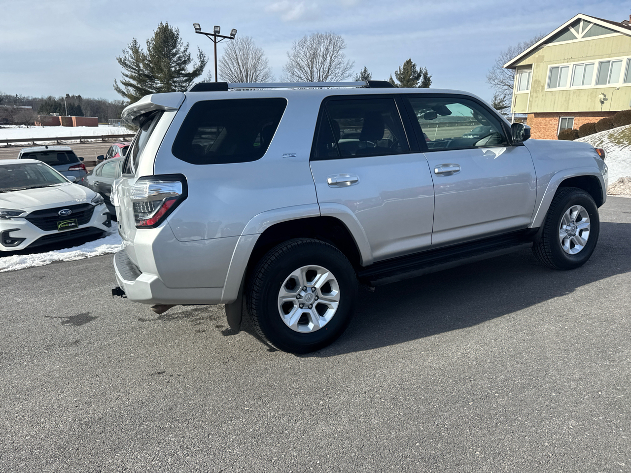 Toyota 4Runner SR5 4WD 2024