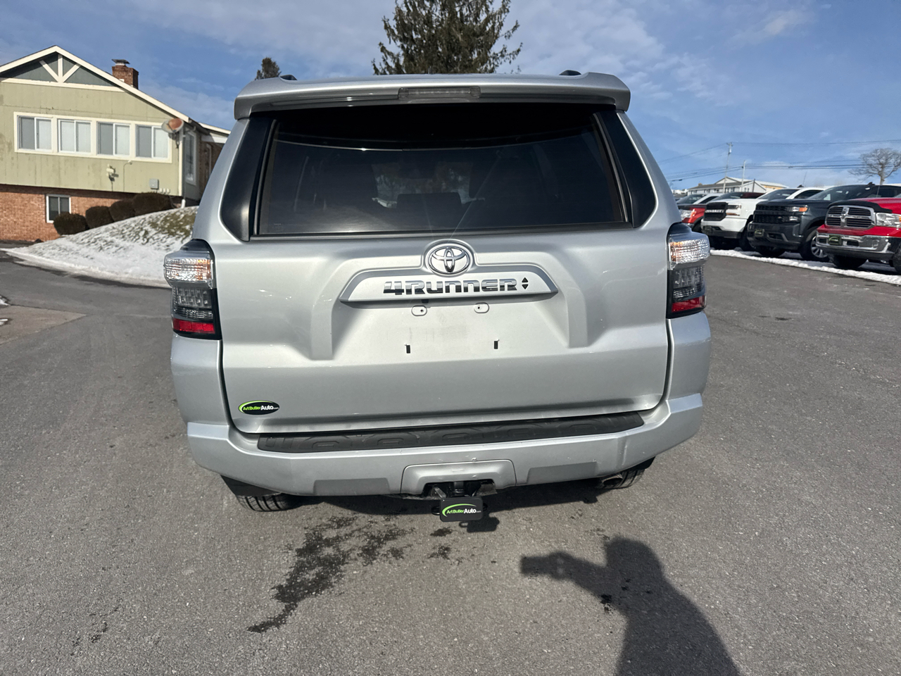 Toyota 4Runner SR5 4WD 2024