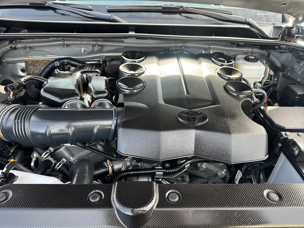 Toyota 4Runner SR5 4WD 2024