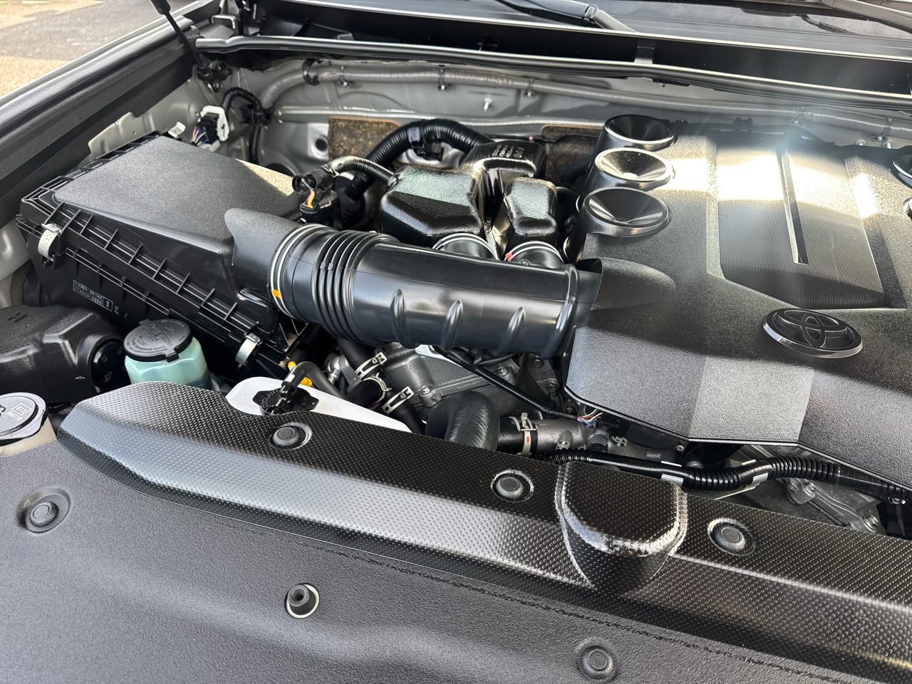 Toyota 4Runner SR5 4WD 2024