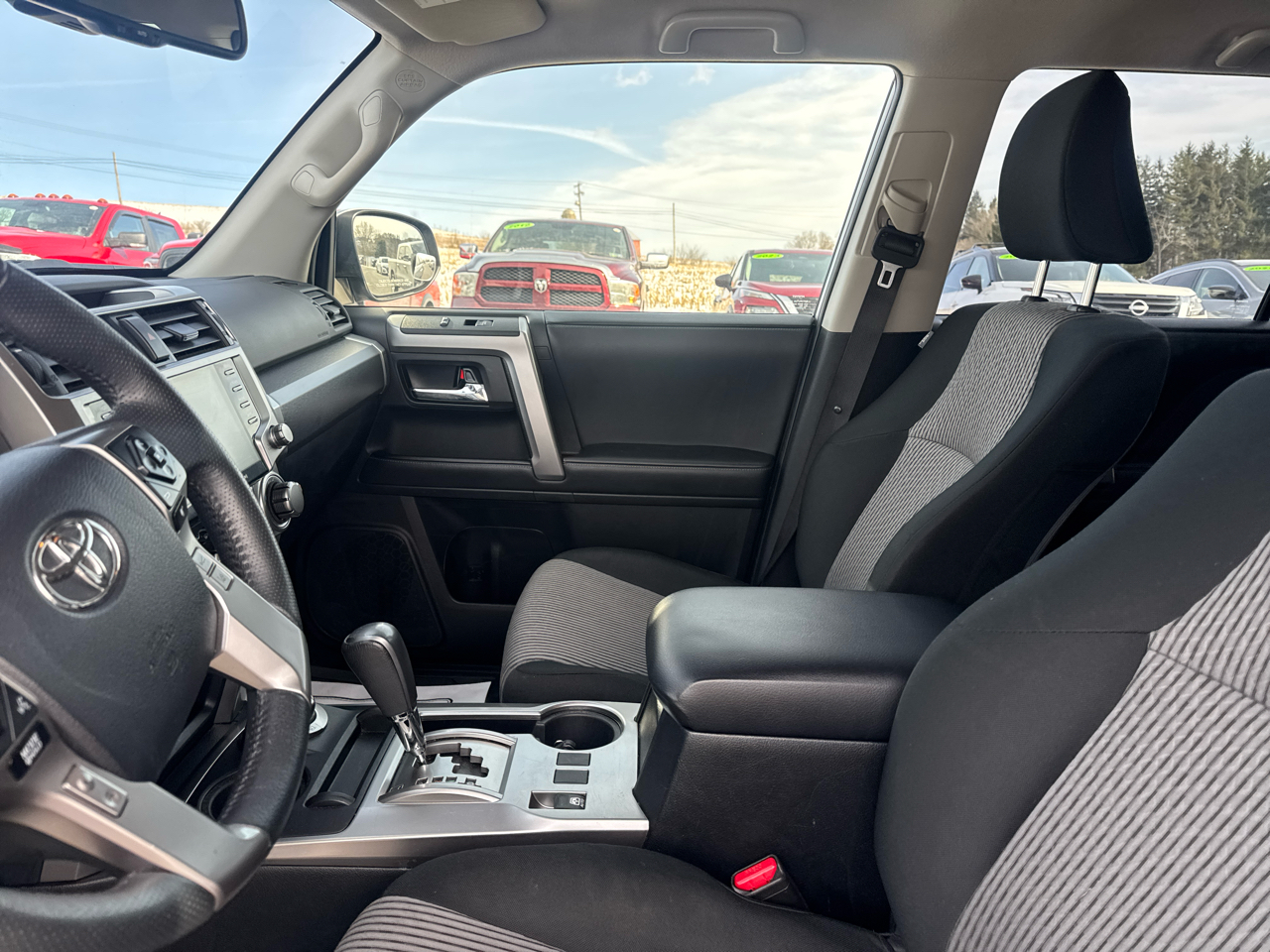 Toyota 4Runner SR5 4WD 2024