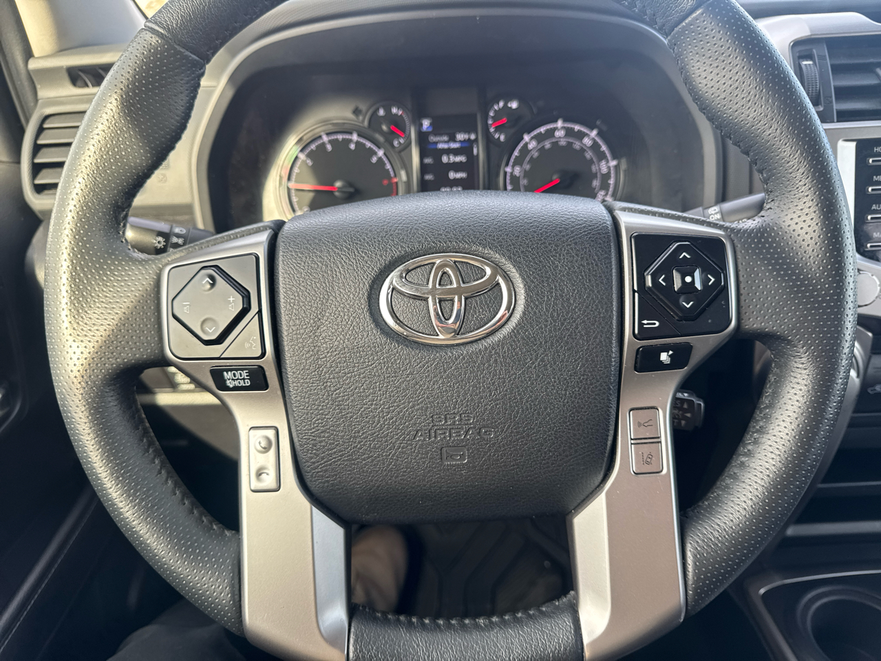 Toyota 4Runner SR5 4WD 2024