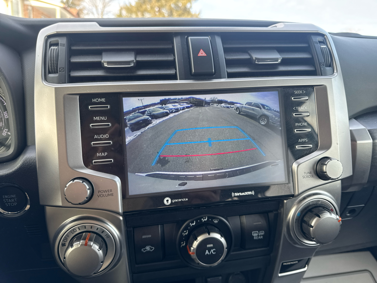 Toyota 4Runner SR5 4WD 2024