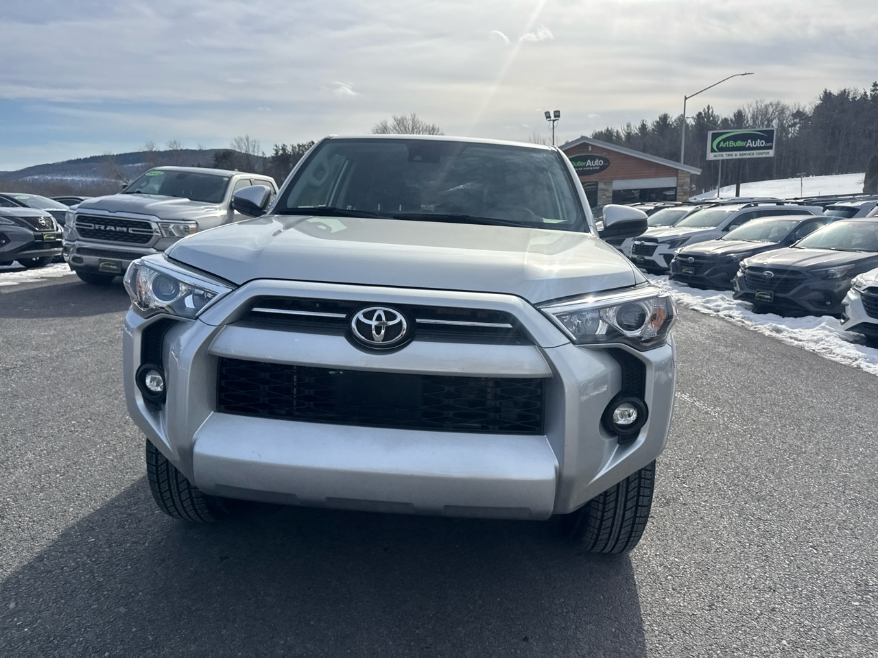 Toyota 4Runner SR5 4WD 2024