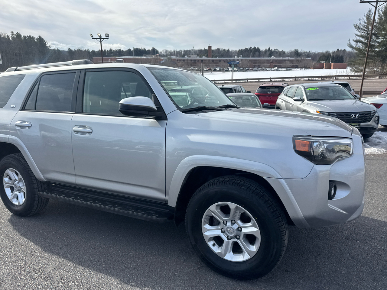 Toyota 4Runner SR5 4WD 2024