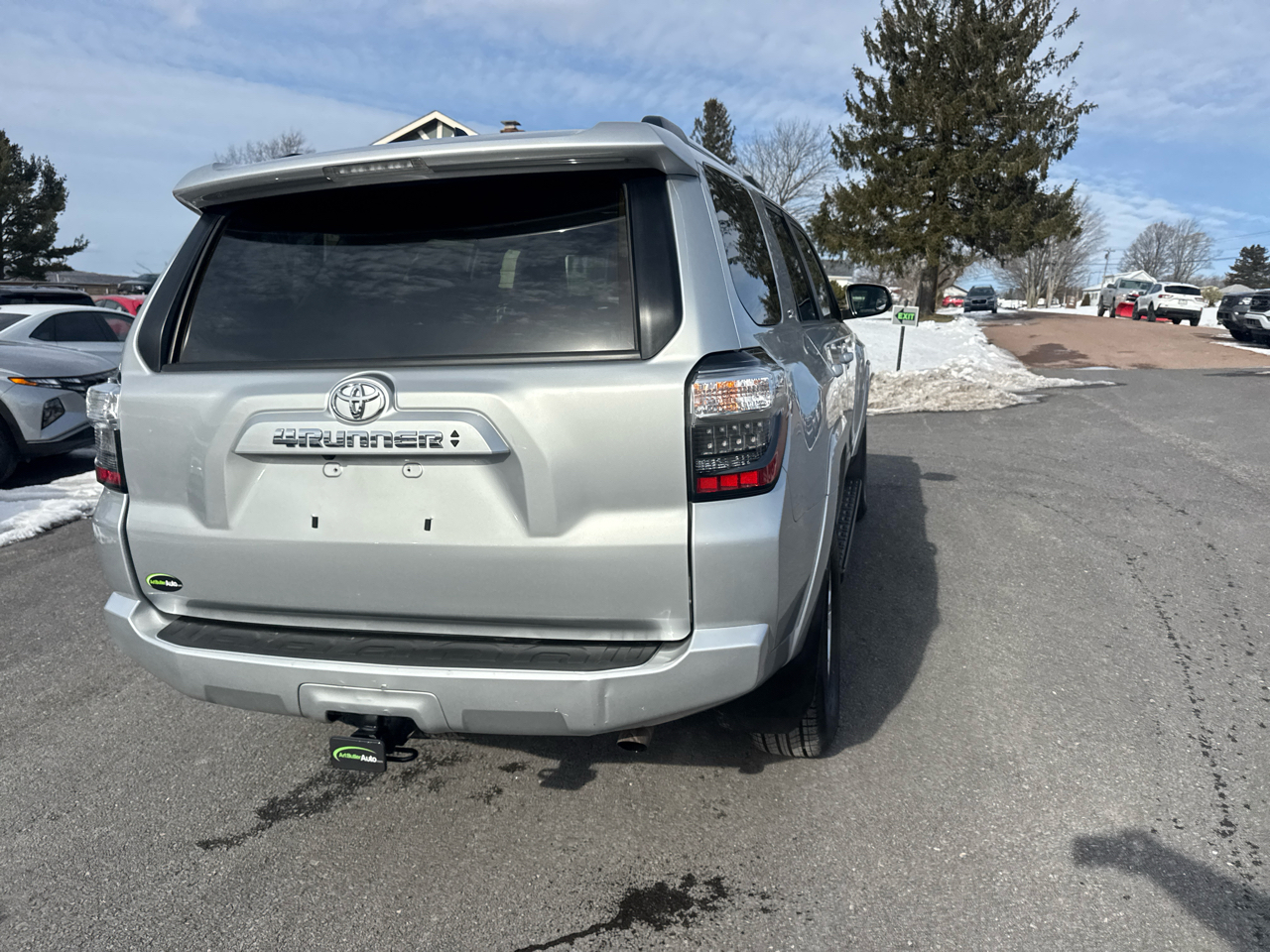 Toyota 4Runner SR5 4WD 2024