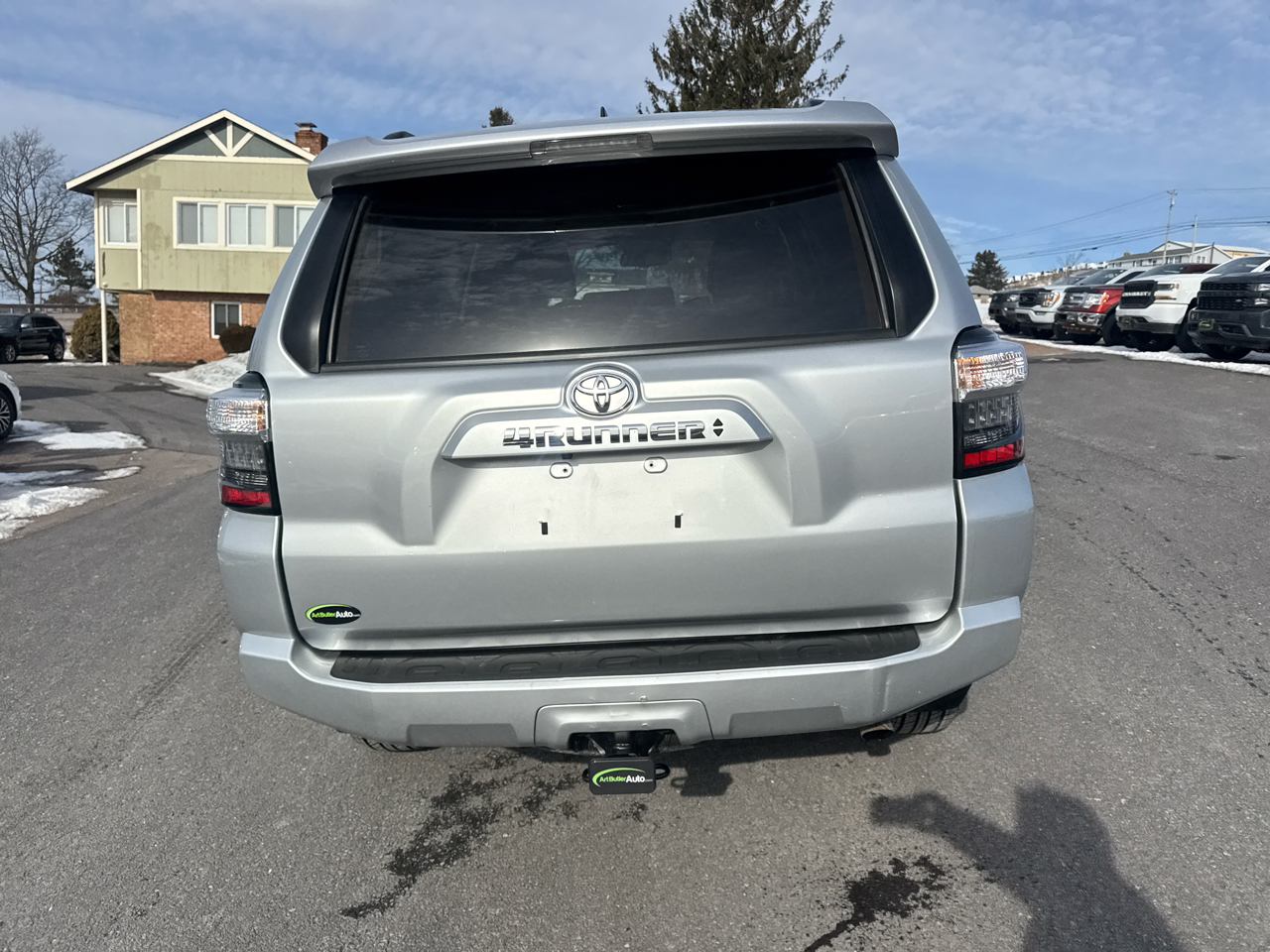 Toyota 4Runner SR5 4WD 2024