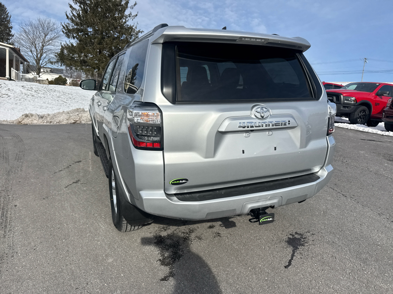 Toyota 4Runner SR5 4WD 2024