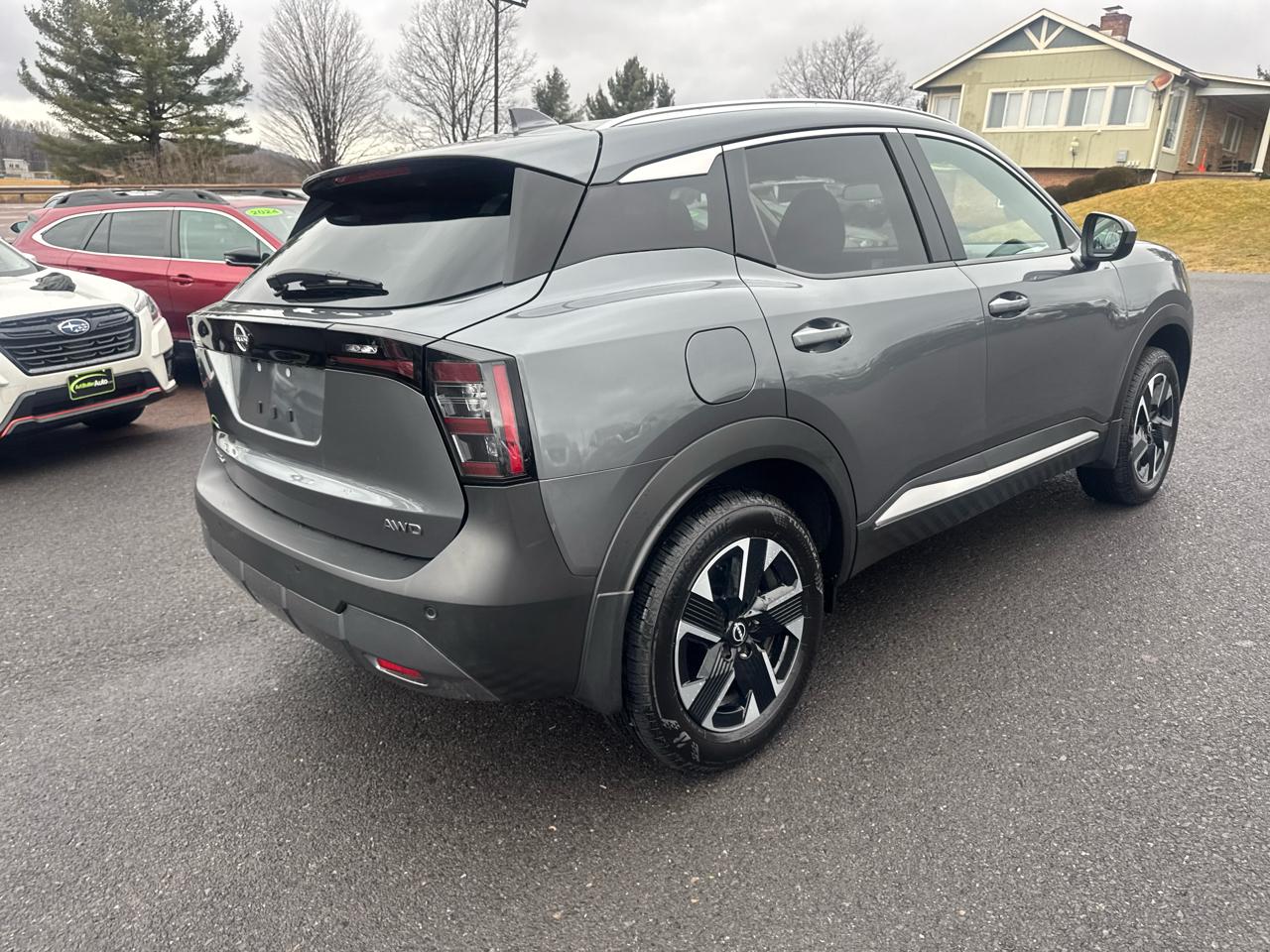 Nissan Kicks SV AWD 2025