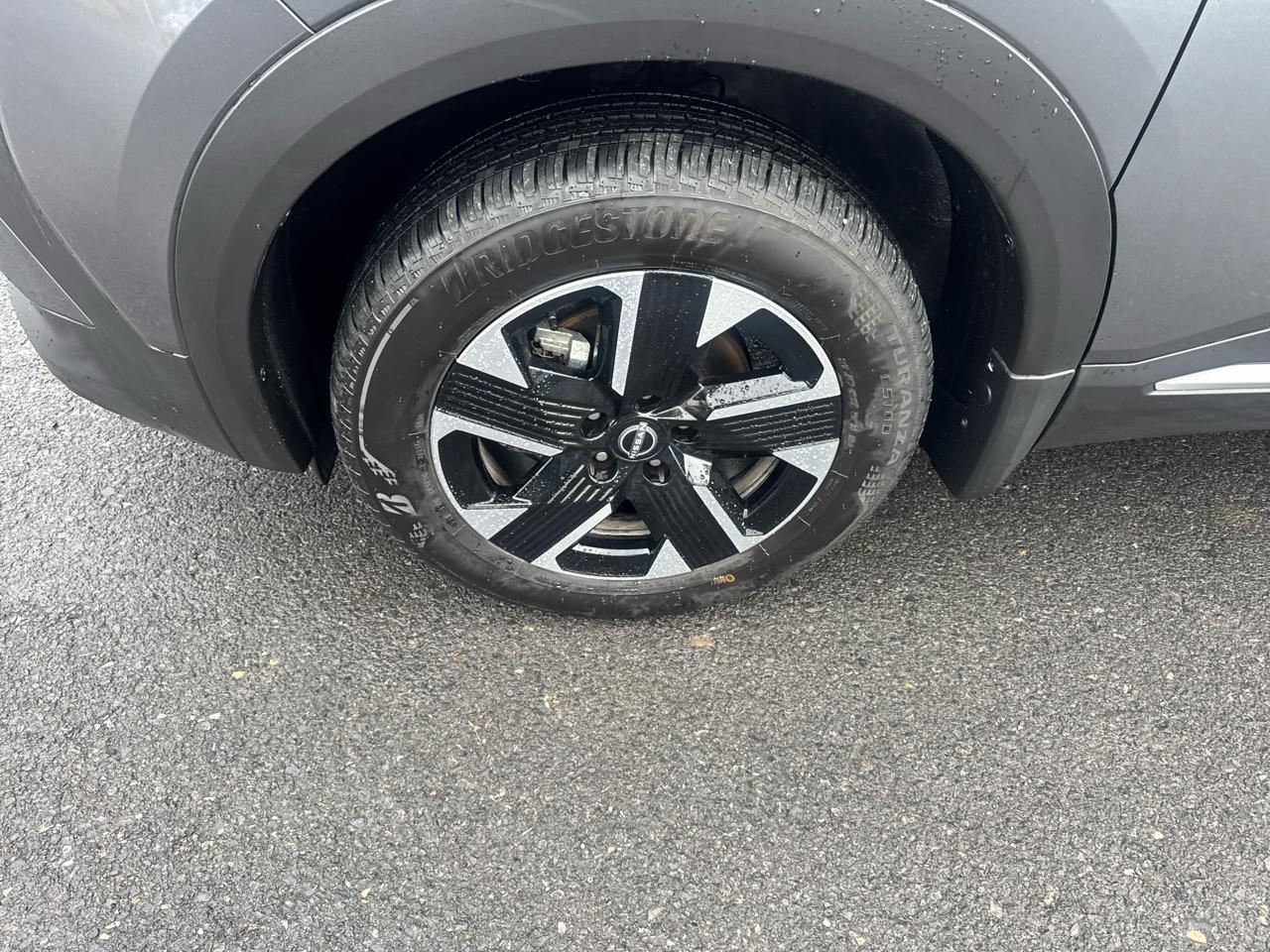 Nissan Kicks SV AWD 2025