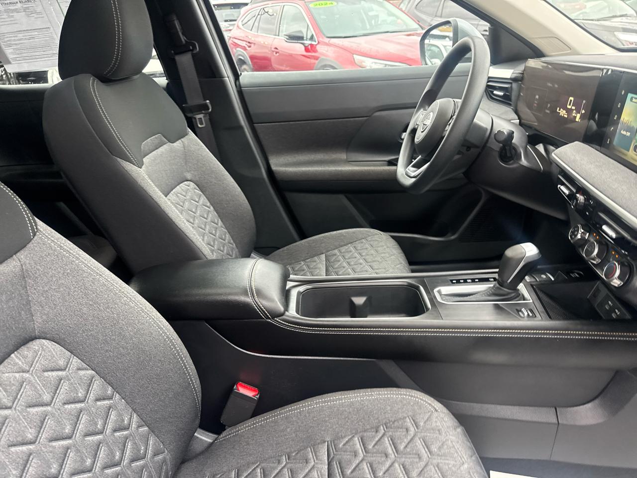 Nissan Kicks SV AWD 2025