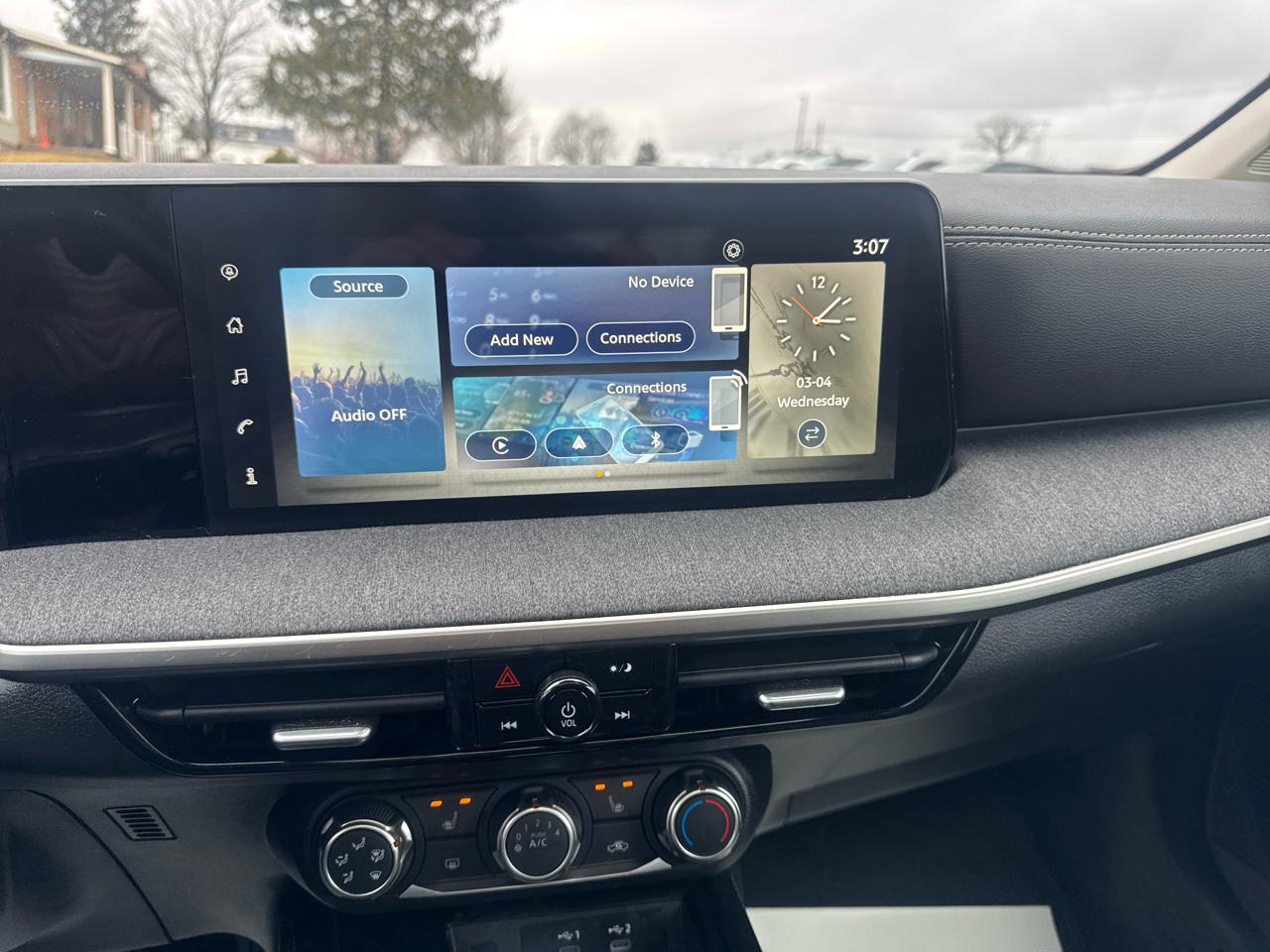 Nissan Kicks SV AWD 2025