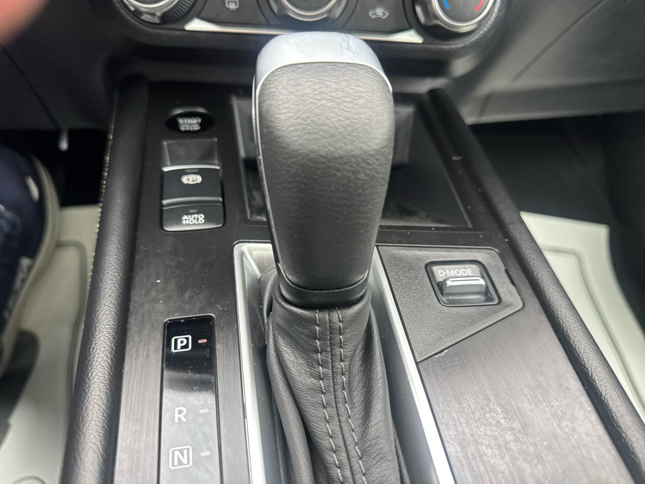 Nissan Kicks SV AWD 2025