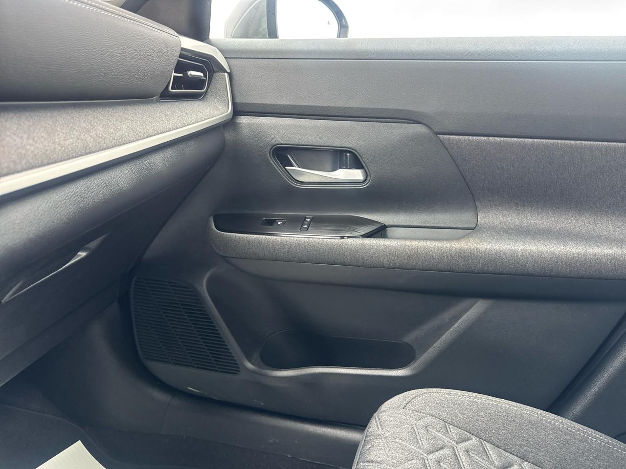 Nissan Kicks SV AWD 2025