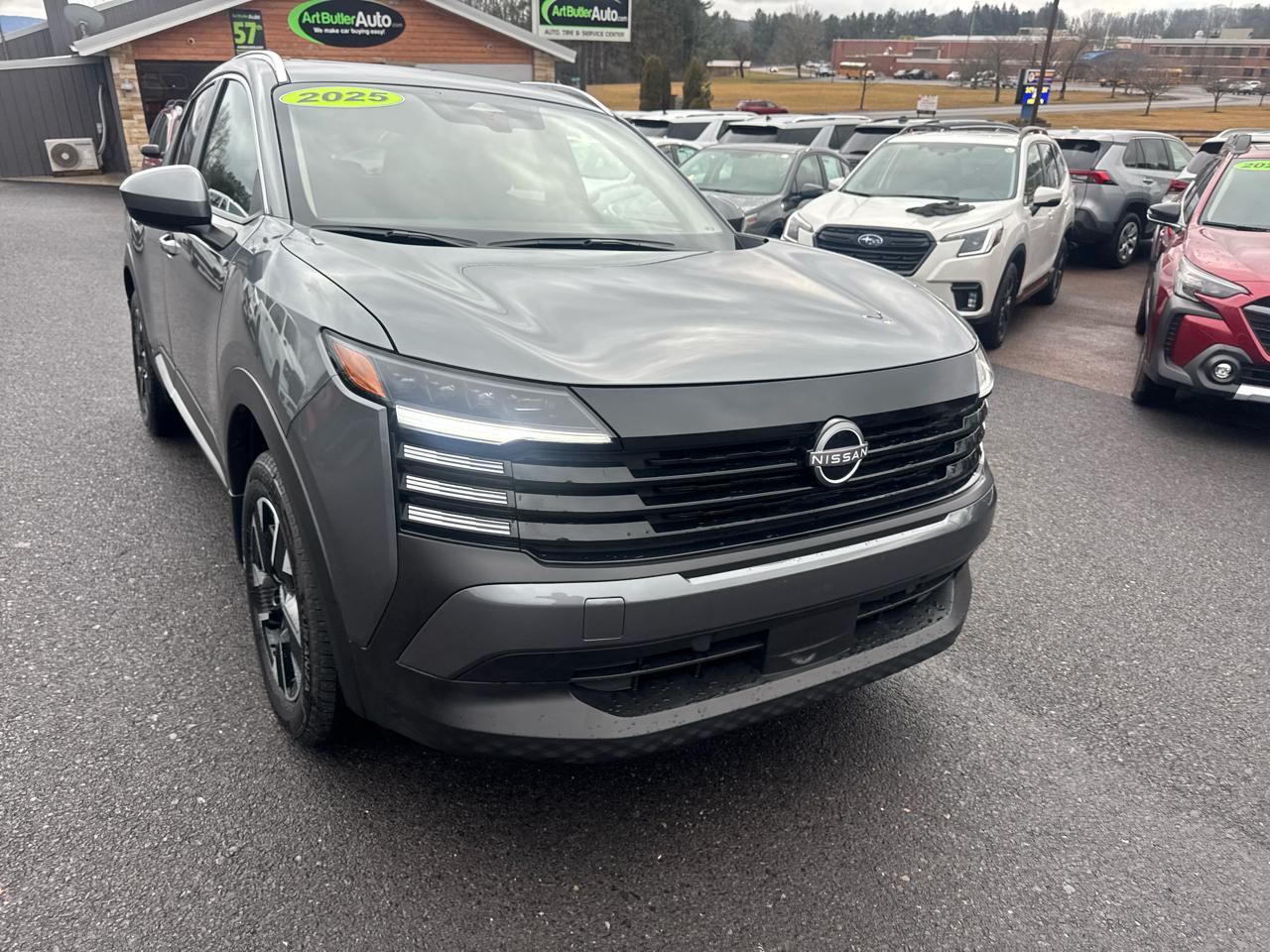 Nissan Kicks SV AWD 2025