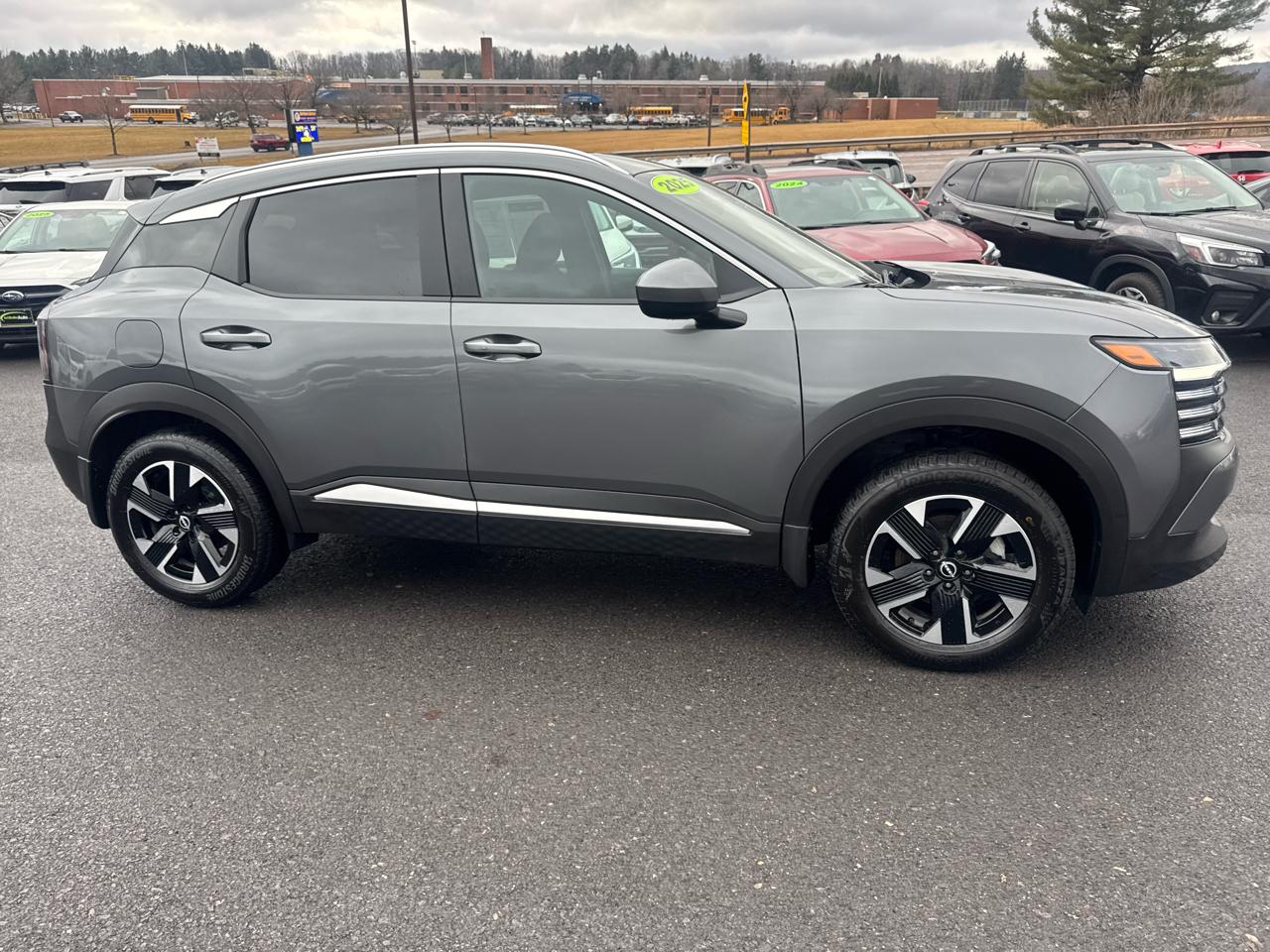 Nissan Kicks SV AWD 2025
