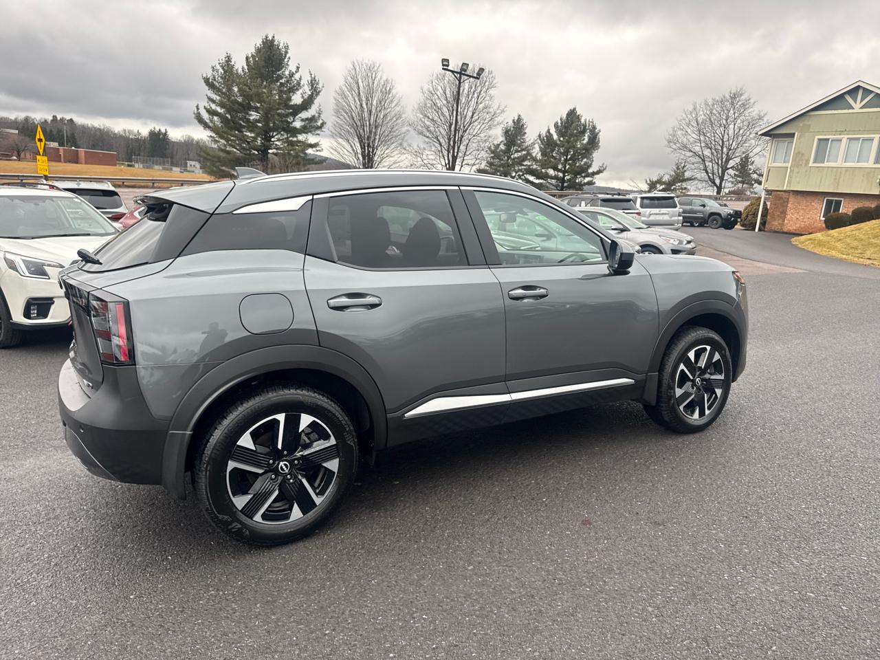 Nissan Kicks SV AWD 2025