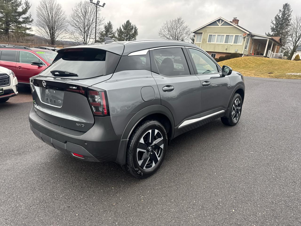 Nissan Kicks SV AWD 2025