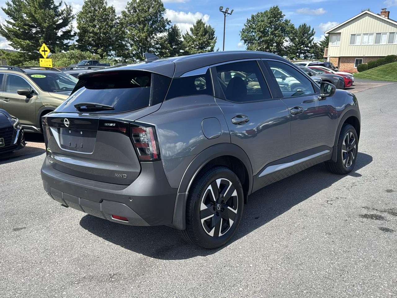 Nissan Kicks SV AWD 2025