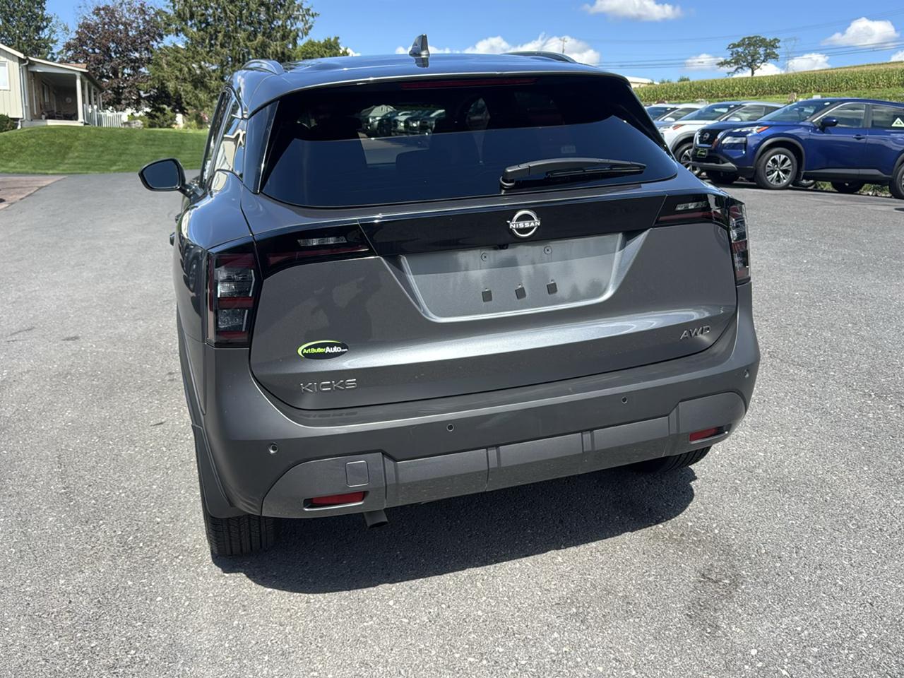 Nissan Kicks SV AWD 2025
