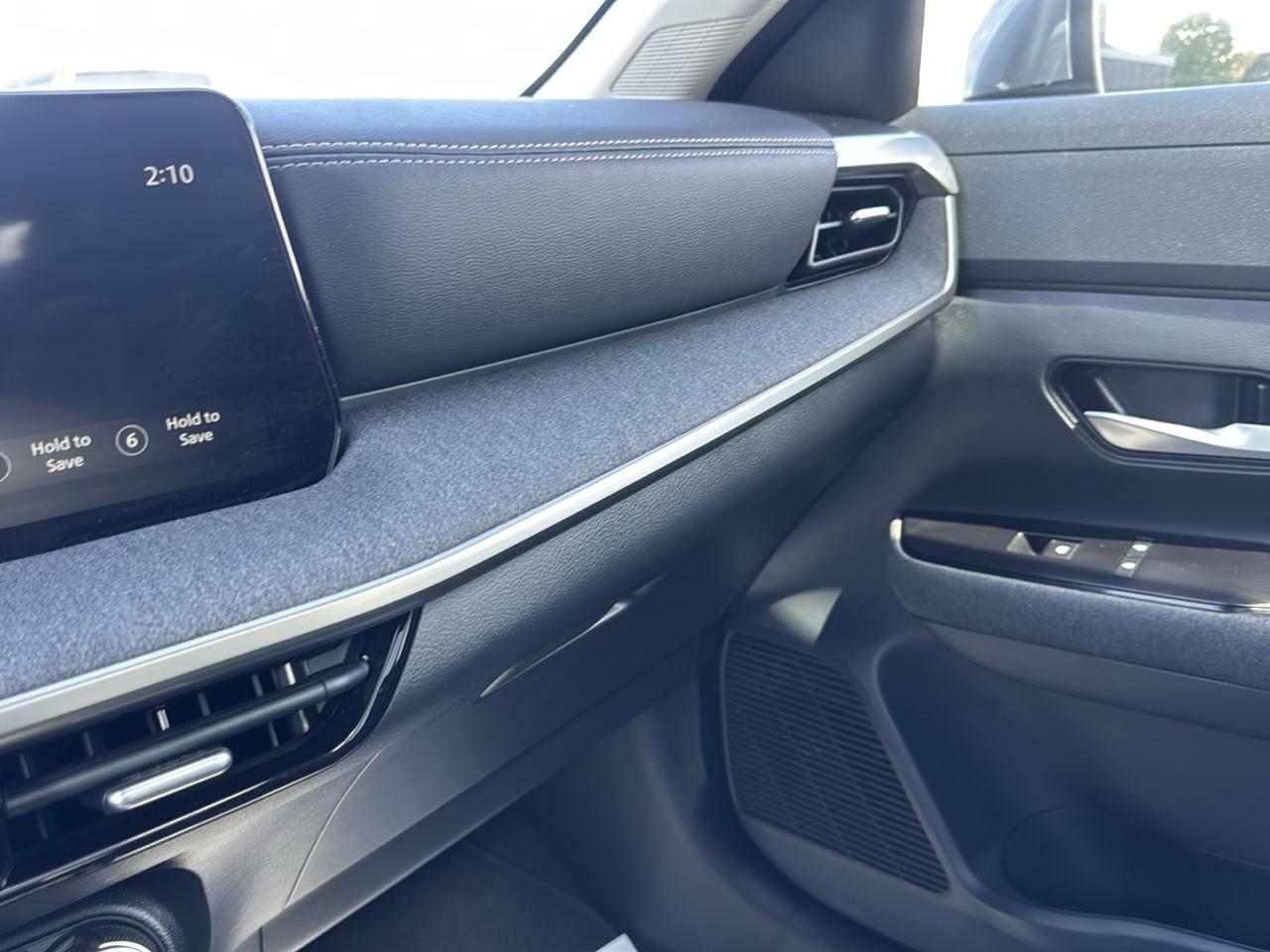 Nissan Kicks SV AWD 2025