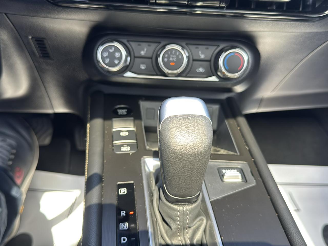 Nissan Kicks SV AWD 2025