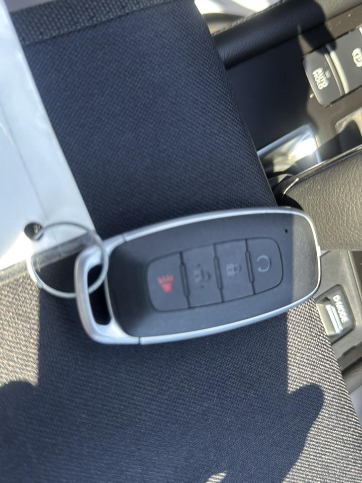 Nissan Kicks SV AWD 2025