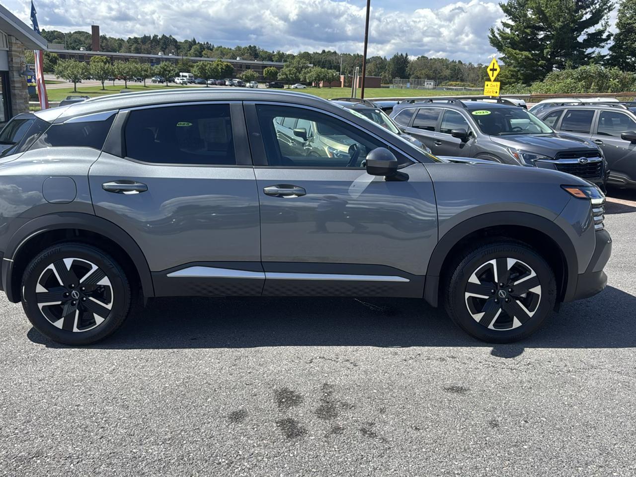 Nissan Kicks SV AWD 2025